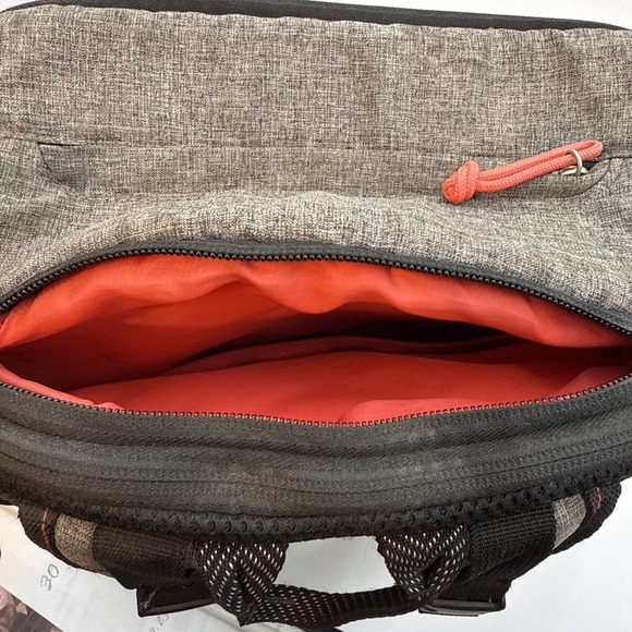 BACKPACK Columbia Insulated  Cooler Ice Chest Gray & Black Excellent Condition - Picture 10 of 11